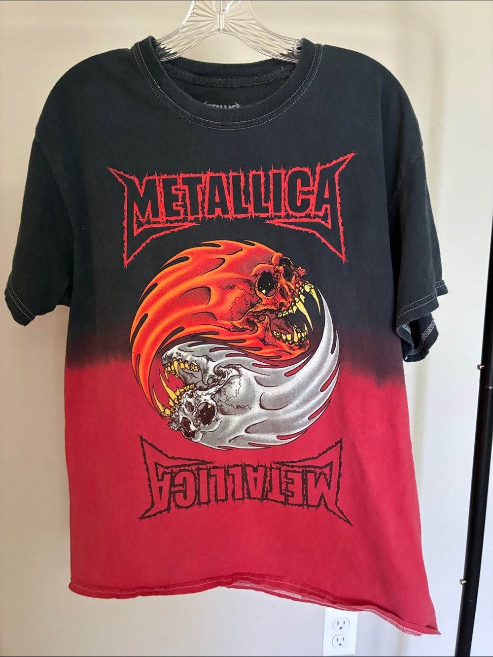 Metallica Short-Sleeve Graphic Tee — Black and Red Fade